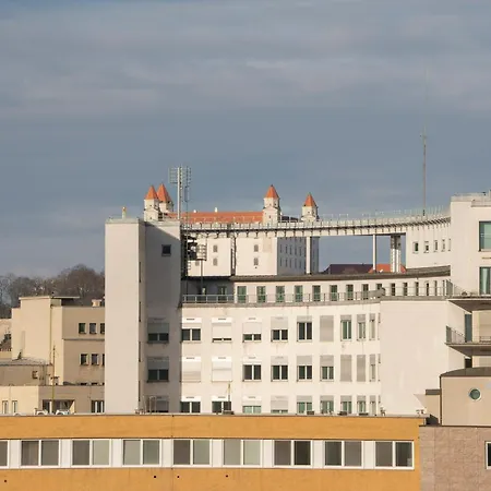 Apartament Sunny And Cozy In The Center With Free Parking *