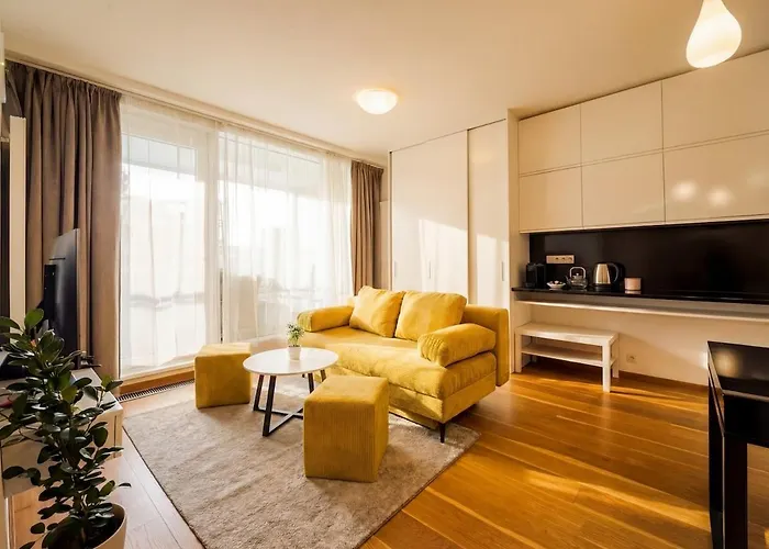 Sunny And Cozy In The Center With Free Parking Bratislava