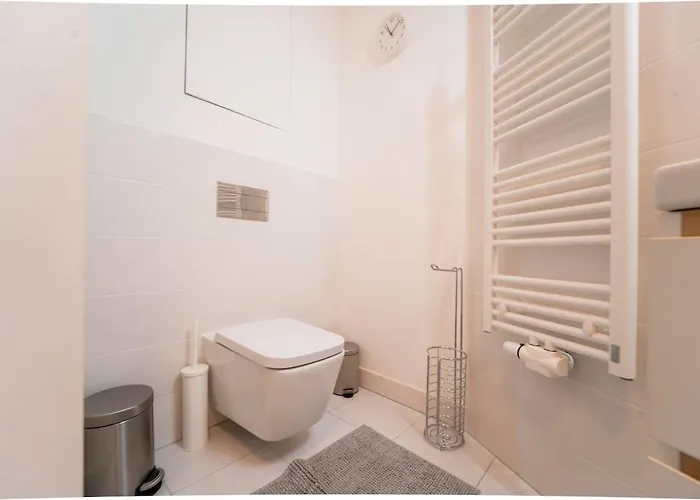 Appartement Sunny And Cozy In The Center With Free Parking Bratislava