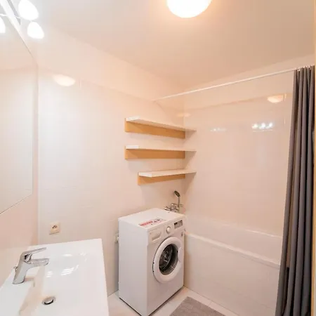 Sunny And Cozy In The Center With Free Parking Bratislava